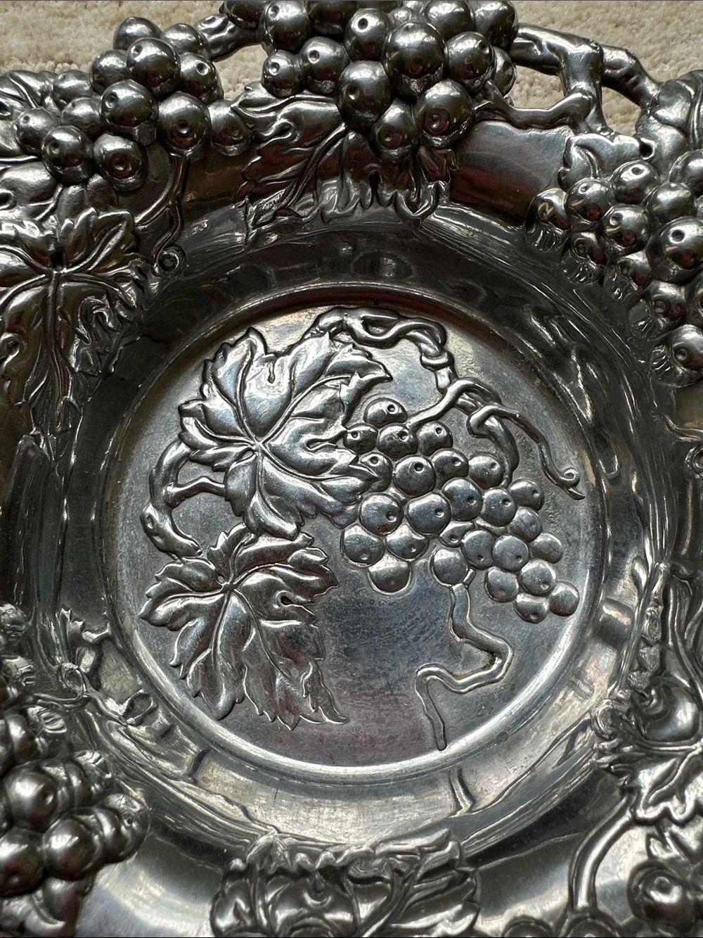 EUC Arthur Court Aluminum Grape Vine Design 6.5